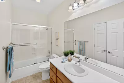 5679 Leitrim Way, Antioch, CA 94531 - Photo 13