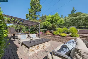 31 Ivy Dr, Orinda, CA 94563 - Photo 35