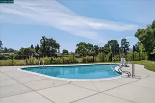 1065 Mohr Ln, Concord, CA 94518 - Photo 23