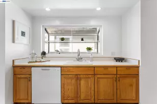 2516 Buena Vista Ave, Alameda, CA 94501 - Photo 17