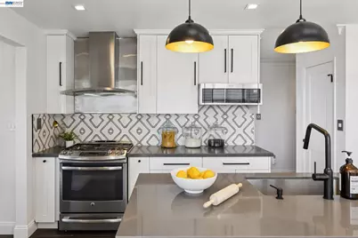 3009 Broadmoor View, Oakland, CA 94605 - Photo 25