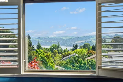 563 Cooper Dr, Benicia, CA 94510 - Photo 35