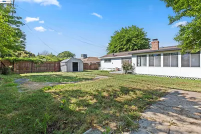 6613 Demaret Drive, Sacramento, CA 95822 - Photo 19