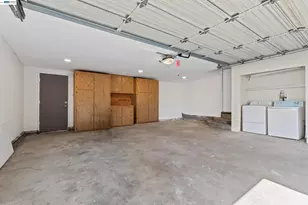 6613 Demaret Dr, Sacramento, CA 95822 - Photo 21