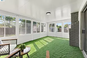 6613 Demaret Dr, Sacramento, CA 95822 - Photo 17