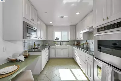 18286 Center St, Castro Valley, CA 94546 - Photo 15