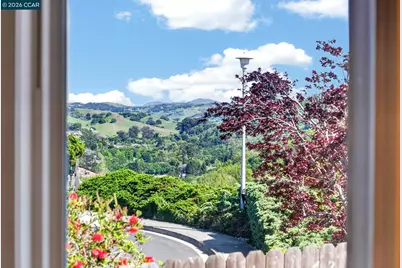 2134 Whippoorwill Ct, Pinole, CA 94564 - Photo 25