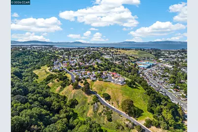 2134 Whippoorwill Ct, Pinole, CA 94564 - Photo 17