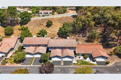 34 Chimney Rock, Oakland, CA 94605 - Photo 25