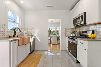 5030 Congress Ave, Oakland, CA 94601 - Photo 13