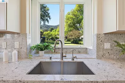 7880 La Quinta Ct, Pleasanton, CA 94588 - Photo 13