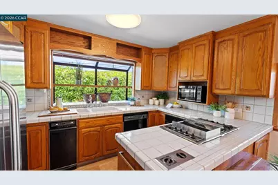 5515 Pennsylvania Blvd, Concord, CA 94521 - Photo 9