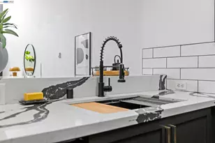 330 13th St, Oakland, CA 94612 - Photo 7