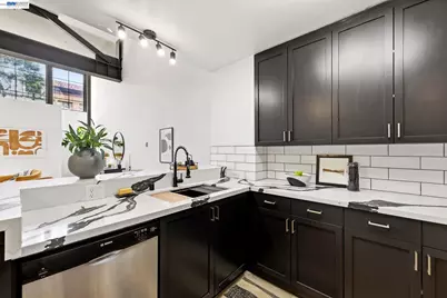 330 13th St #1A, Oakland, CA 94612 - Photo 3
