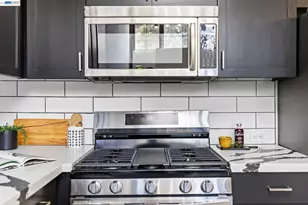 330 13th St, Oakland, CA 94612 - Photo 9