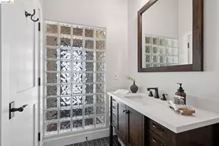 101 Taurus Ave, Oakland, CA 94611 - Photo 39