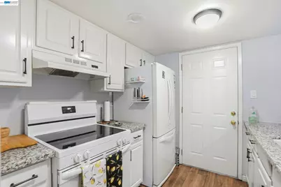 5505 Roundtree Dr #B, Concord, CA 94521 - Photo 9