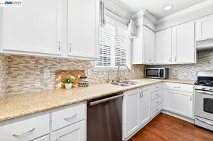 223 Birch Creek Dr, Pleasanton, CA 94566 - Photo 15