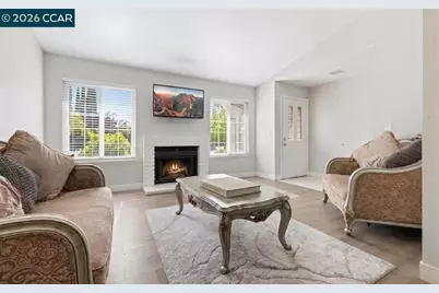 2024 Galway Dr, Pittsburg, CA 94565 - Photo 3