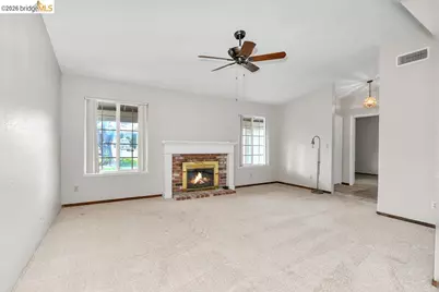 1040 Kapareil Dr, Tracy, CA 95376 - Photo 7