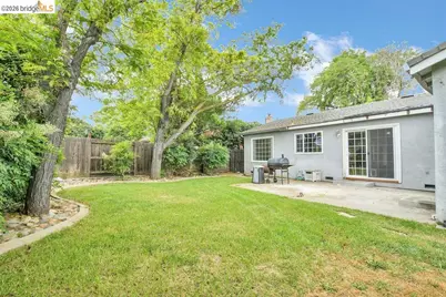 1040 Kapareil Dr, Tracy, CA 95376 - Photo 29