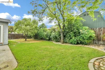 1040 Kapareil Dr, Tracy, CA 95376 - Photo 27