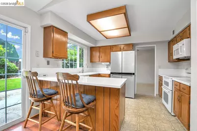 1040 Kapareil Dr, Tracy, CA 95376 - Photo 11