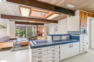 8077 Shay Dr, Oakland, CA 94605 - Photo 25