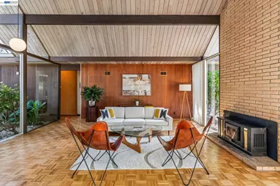 8077 Shay Dr, Oakland, CA 94605 - Photo 15