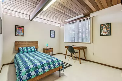 8077 Shay Dr, Oakland, CA 94605 - Photo 37