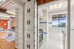 8077 Shay Dr, Oakland, CA 94605 - Photo 21