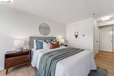 322 Hanover Ave #212, Oakland, CA 94606 - Photo 27