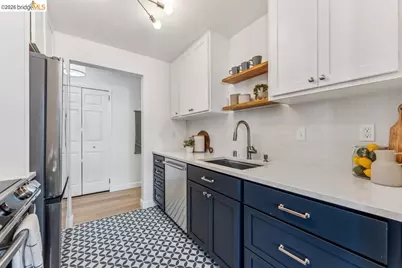 322 Hanover Ave #212, Oakland, CA 94606 - Photo 21