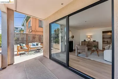 322 Hanover Ave #212, Oakland, CA 94606 - Photo 13