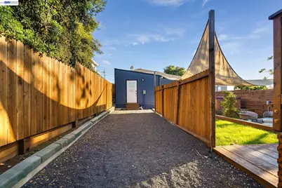 2417 Palmetto St, Oakland, CA 94602 - Photo 47