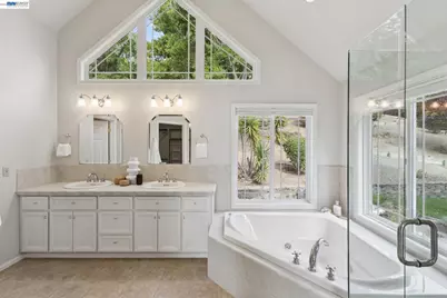 409 Oak Ln, Pleasanton, CA 94566 - Photo 25