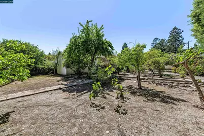 4010 Reinhardt Dr, Oakland, CA 94619 - Photo 35