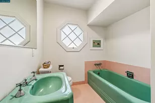 4010 Reinhardt Dr, Oakland, CA 94619 - Photo 19