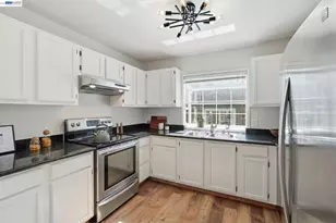 515 Canyon Oaks Dr, Oakland, CA 94605 - Photo 11