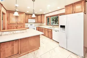 1002 El Curtola Blvd, Lafayette, CA 94595 - Photo 7