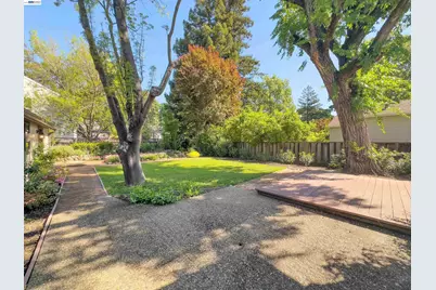 1002 El Curtola Blvd, Lafayette, CA 94595 - Photo 25