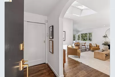 2059 Mastlands Dr, Oakland, CA 94611 - Photo 3