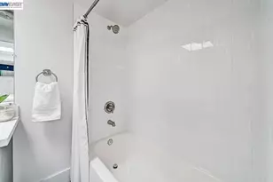 1451 13th St, Oakland, CA 94607 - Photo 9