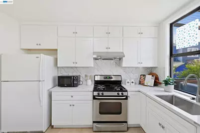 219 Jules Ave, San Francisco, CA 94112 - Photo 7