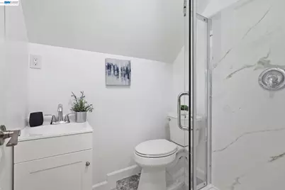 219 Jules Ave, San Francisco, CA 94112 - Photo 17