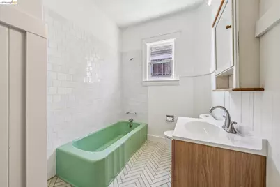 821 32nd, Oakland, CA 94608 - Photo 9