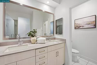 150 Uptown Cir, Oakland, CA 94607 - Photo 21