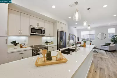 150 Uptown Cir, Oakland, CA 94607 - Photo 11