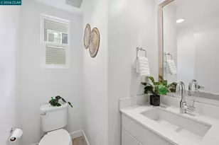 150 Uptown Cir, Oakland, CA 94607 - Photo 17