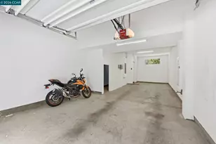 150 Uptown Cir, Oakland, CA 94607 - Photo 29